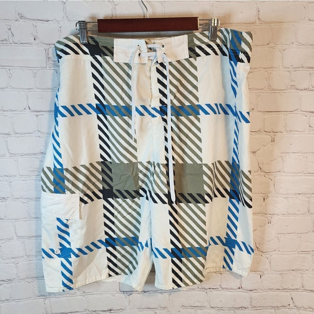 Men's Carbon Black Sport boardshorts, size 38